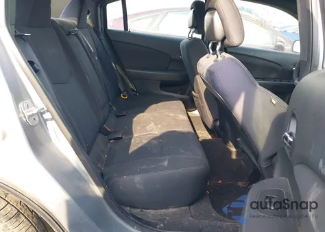 2013 Chrysler 200 Lx z USA, uszkodzony, nr VIN 1C3CCBAB0DN668412